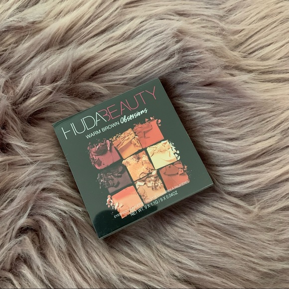 BUNDLE Huda Beauty Eye Shadow Palettes